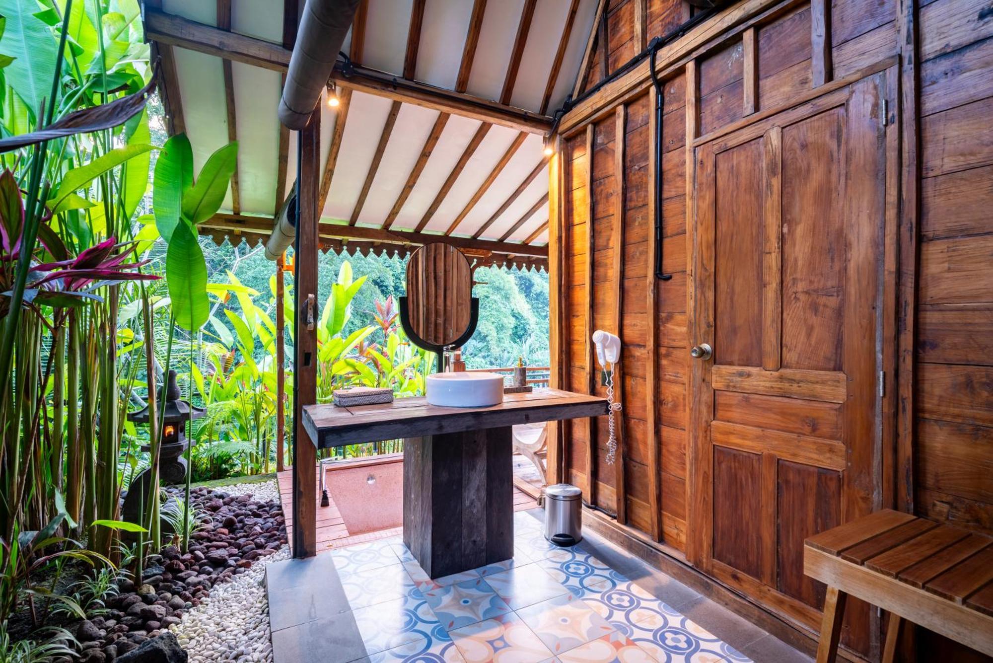 Kadewa Retreat Ubud - Adults Only Экстерьер фото
